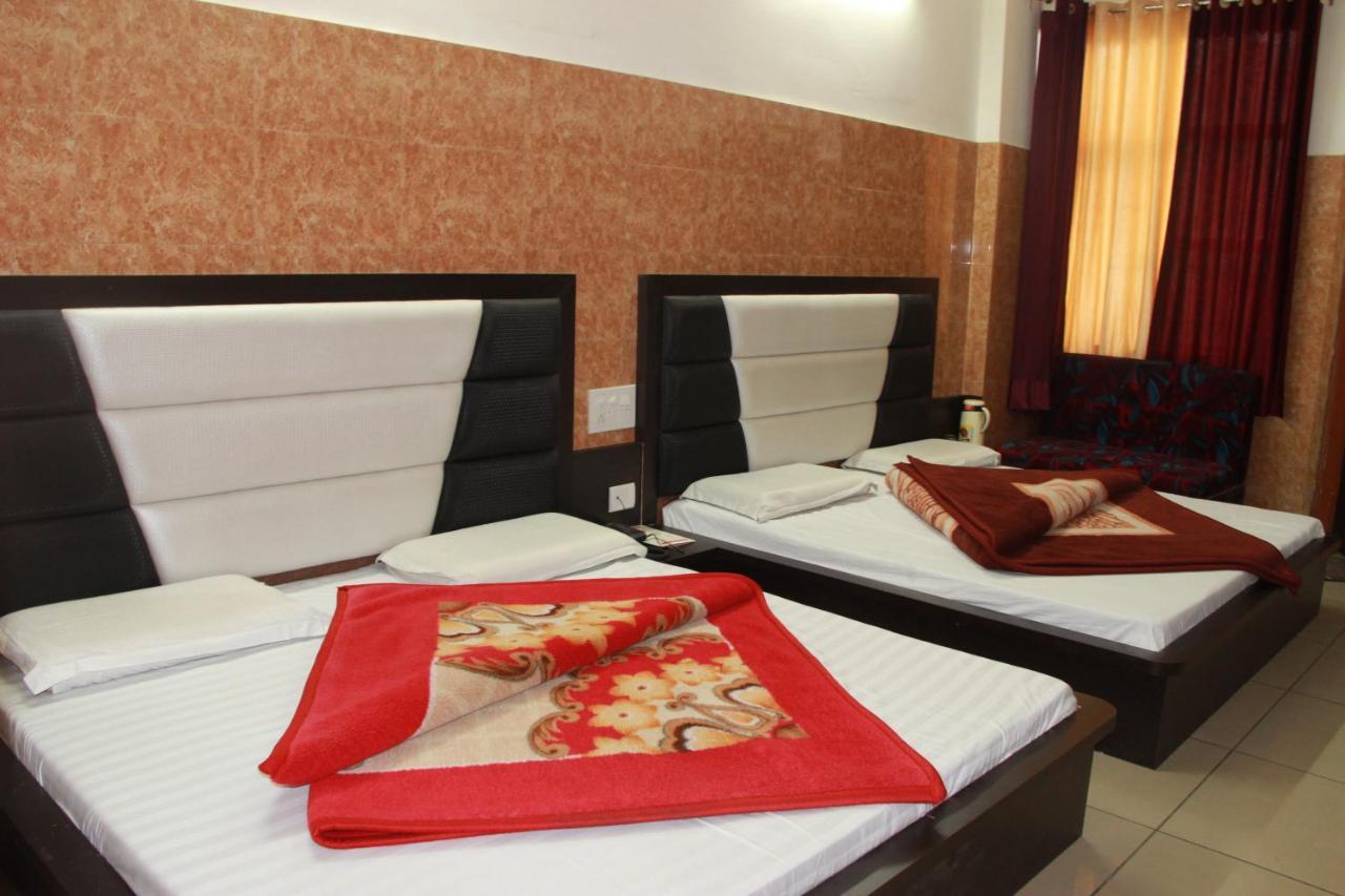Aashirwad Hotel Katra  Dış mekan fotoğraf
